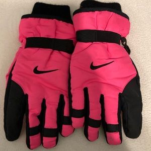 Girls pink Nike snow gloves